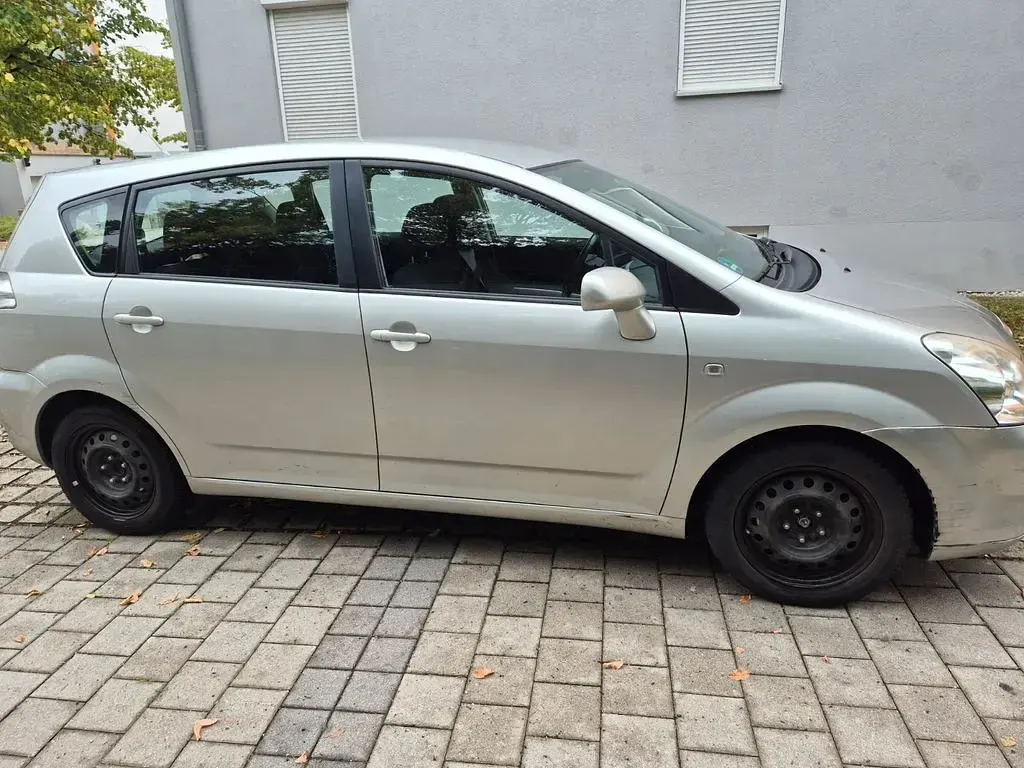 Gebraucht Toyota Corolla Verso 129 PS (94 kW) 2006 Silber Van / Kleinbus