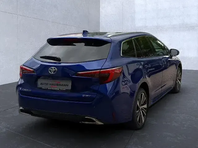 Neu Toyota Corolla 140 PS (102 kW) 2025 Juniper blue Kombi