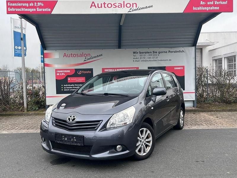 Gebraucht Toyota Verso Edition 147 PS (108 kW) 2011 Grau Van / Kleinbus
