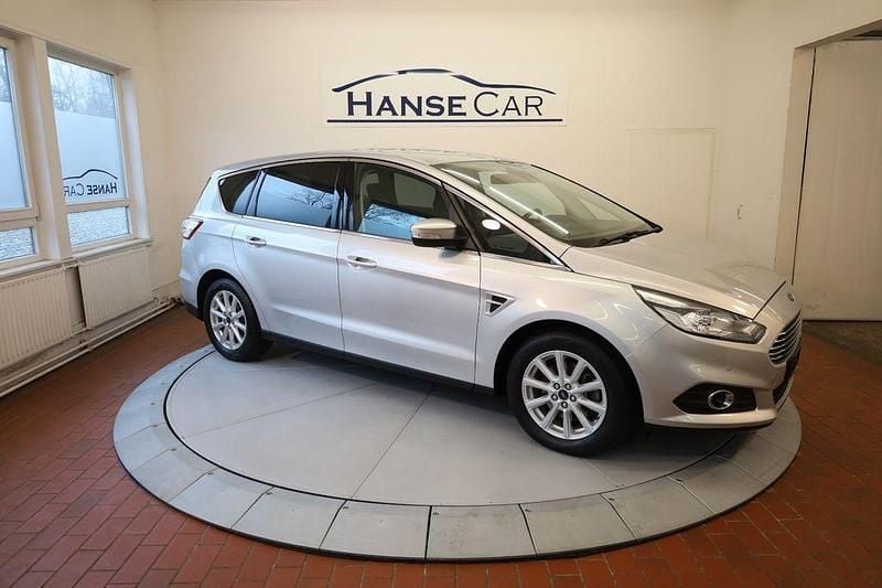 Silber Gebraucht 2016 Ford S-MAX S Van / Kleinbus | 13.790 € (Superpreis) - Bild 1/4