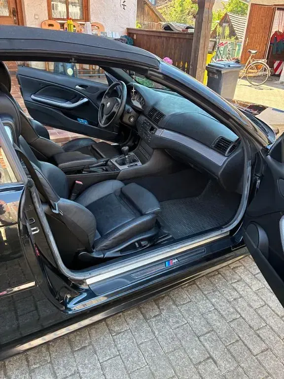 Gebraucht BMW 320 Cabriolet 150 PS (110 kW) 2005 Schwarz Cabrio