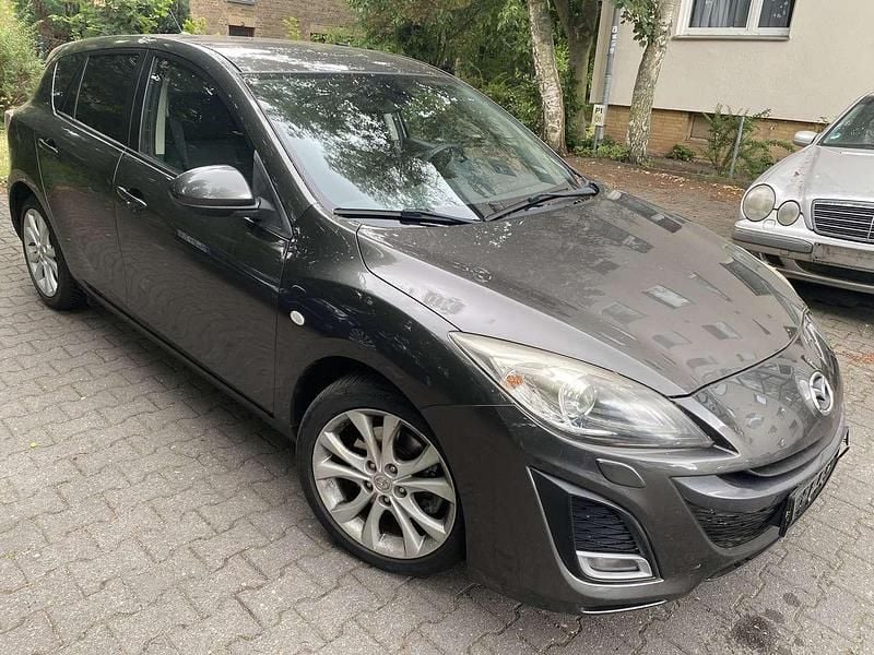 Grau Gebraucht 2010 Mazda 3 Sports-Line Limousine | 5.750 € (Superpreis) - Bild 1/4