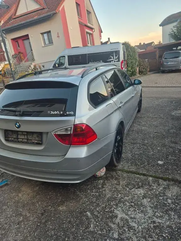 Gebraucht BMW 320 170 PS (125 kW) 2005 Silber Kombi