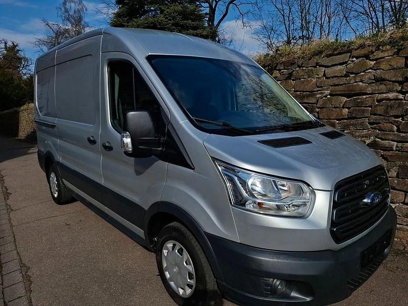 Gebraucht Ford Transit Trend 105 PS (77 kW) 2019 Polar silber (metallic) Limousine