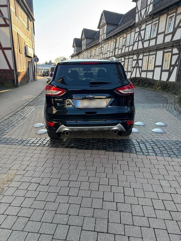 Gebraucht Ford Kuga 180 PS (132 kW) 2016 Schwarz SUV