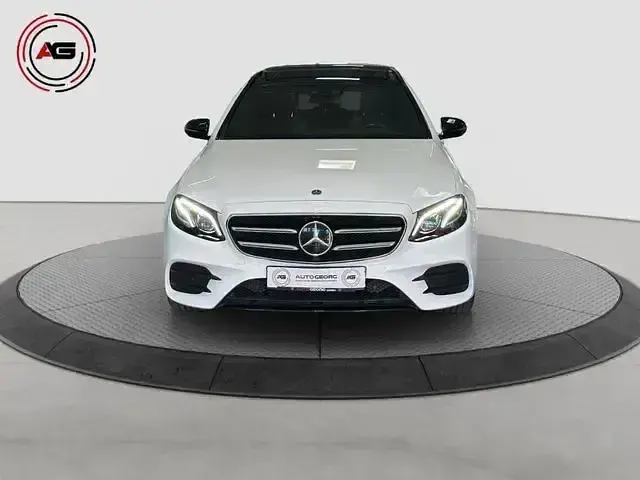 Gebraucht Mercedes E300 AMG line 306 PS (225 kW) 2019 Weiß Limousine