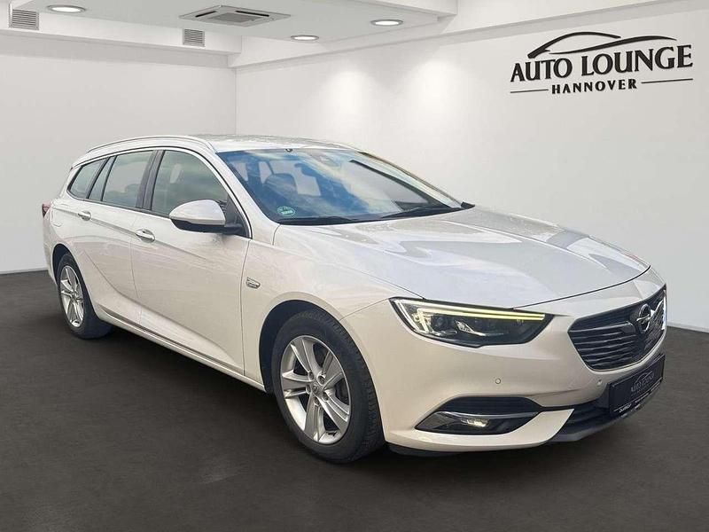 Weiß Gebraucht 2017 Opel Insignia Sport Kombi | 10.990 € (Fairer Preis) - Bild 1/4