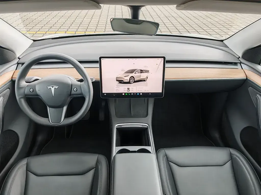 Gebraucht Tesla Model Y Long Range AWD 378 kW (514 PS) 2024 Weiß SUV