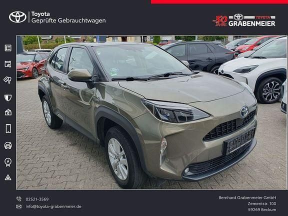Manganbronze metallic Gebraucht 2021 Toyota Yaris Hybrid Comfort | 20.950 € (Guter Preis) - Bild 1/3