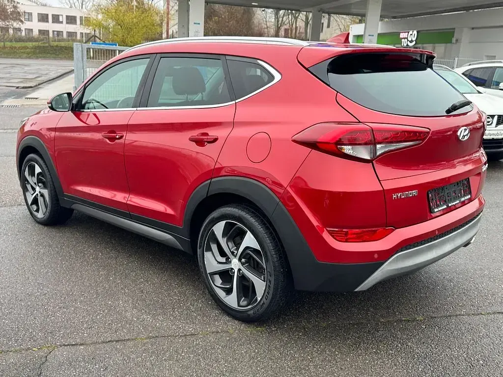 Gebraucht Hyundai Tucson Style 177 PS (130 kW) 2017 Rot SUV