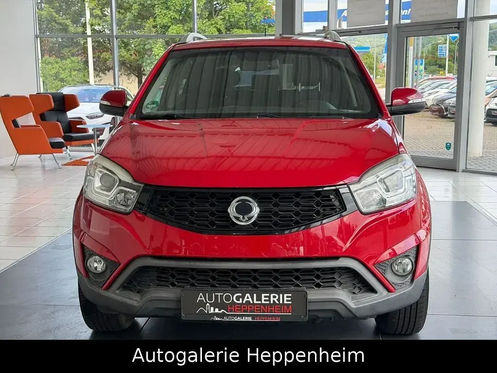Gebraucht SsangYong Korando Quartz 178 PS (130 kW) 2016 Rot SUV