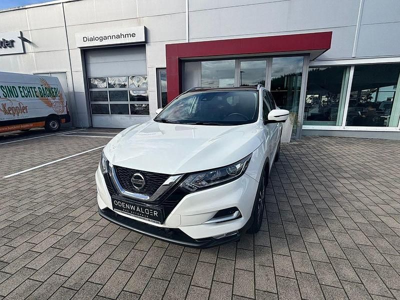 Weiß Gebraucht 2019 Nissan Qashqai N-Connecta SUV | 17.977 € (Fairer Preis) - Bild 1/4