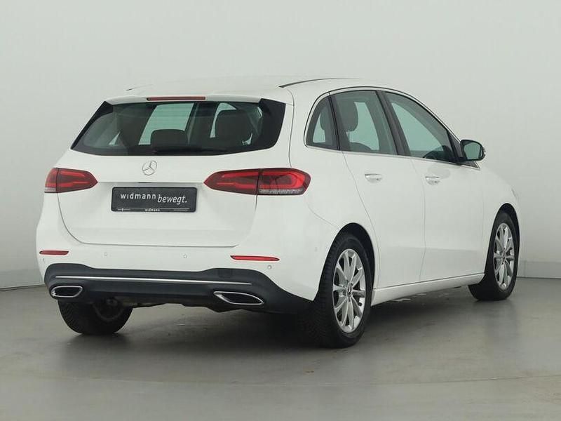 Gebraucht Mercedes B220 Progressive 190 PS (139 kW) 2019 Unilack polarweiß Van / Kleinbus
