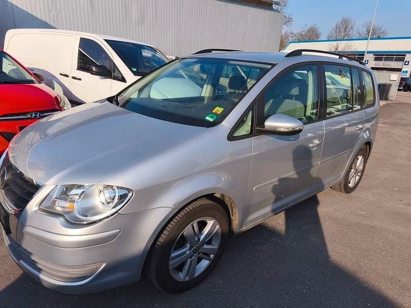 Gebraucht VW Touran 140 PS (102 kW) 2010 Silber Van / Kleinbus