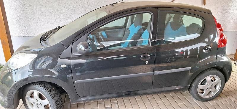 Gebraucht Peugeot 107 68 PS (50 kW) 2008 Schwarz Kleinwagen