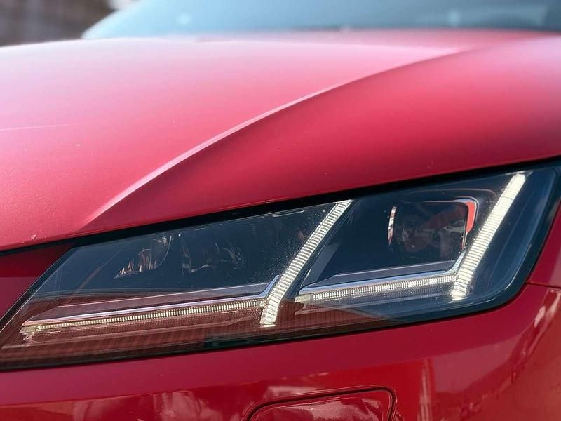 Gebraucht Audi TT 184 PS (135 kW) 2015 Tangorot Coupé