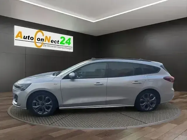 Usado Ford Focus ST-Line X 155 CV (114 kW) 2024 Plateado Familiar