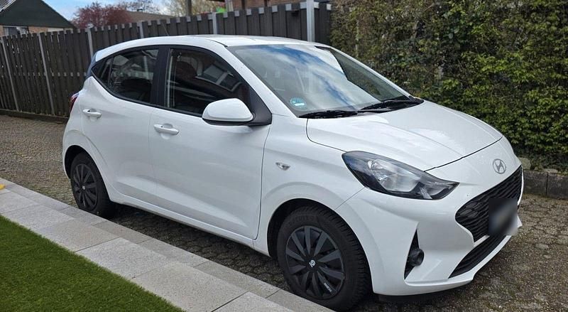 Gebraucht Hyundai i10 67 PS (49 kW) 2024 Weiß Kleinwagen