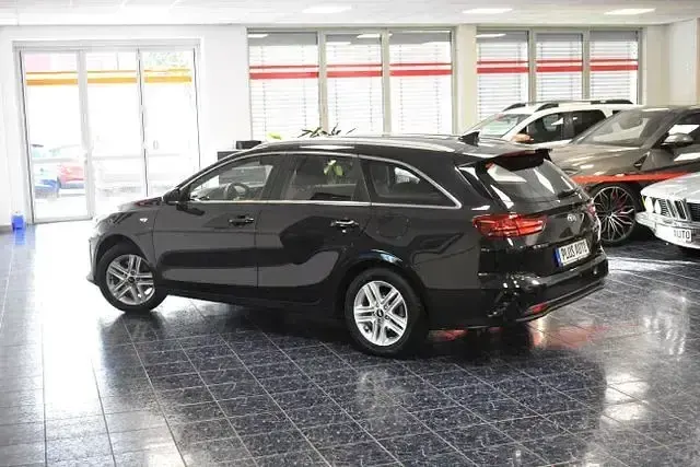 Gebraucht Kia Ceed Sportswagon Vision 136 PS (100 kW) 2020 Zilinaschwarz Kombi