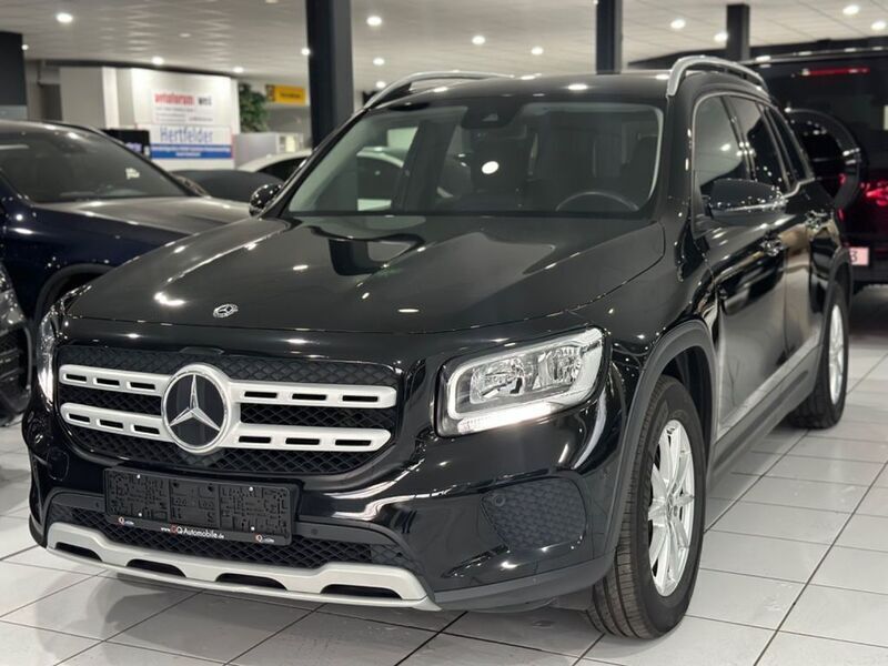 Kosmosschwarz metalliclack Gebraucht 2020 Mercedes GLB200 SUV | 26.990 € (Fairer Preis) - Bild 1/4