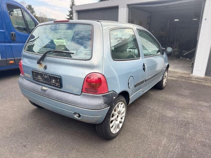 Second-hand Renault Twingo Expression 75 CP (55 kW) 2002 Albastru Hatchback