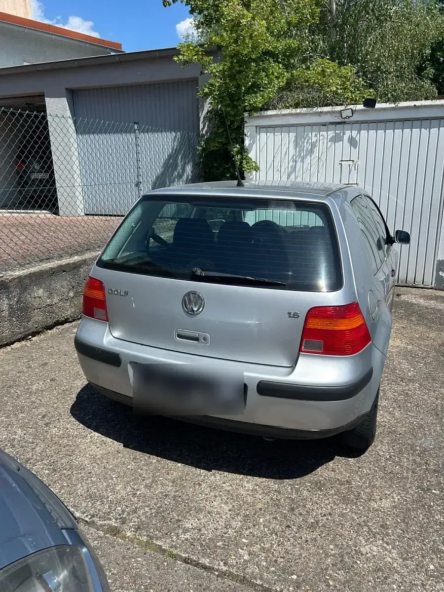 Gebraucht VW Golf IV 105 PS (77 kW) 2001 Silber Kleinwagen
