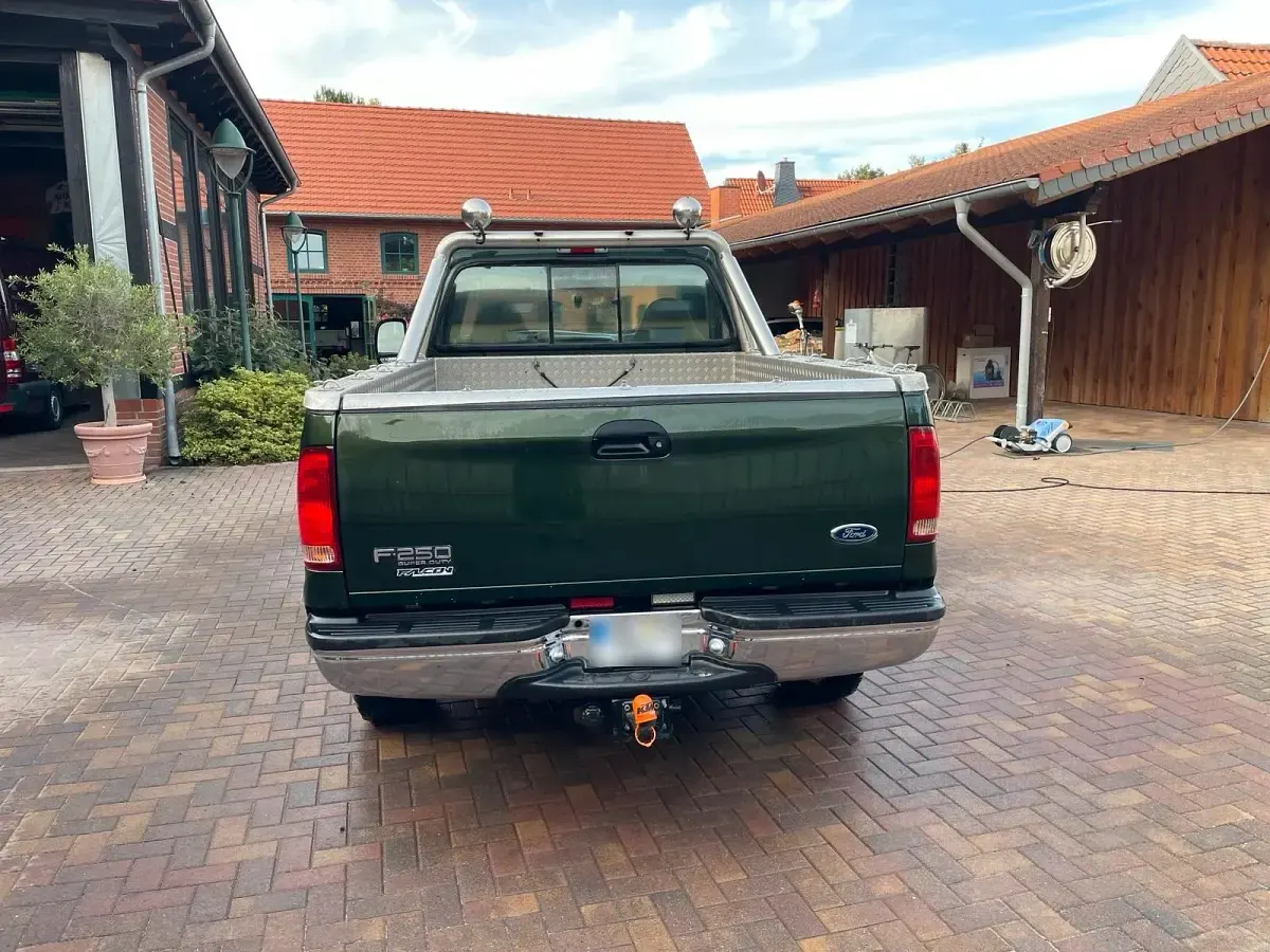 Gebraucht Ford V8 XLT 180 PS (132 kW) 1999 Grün SUV