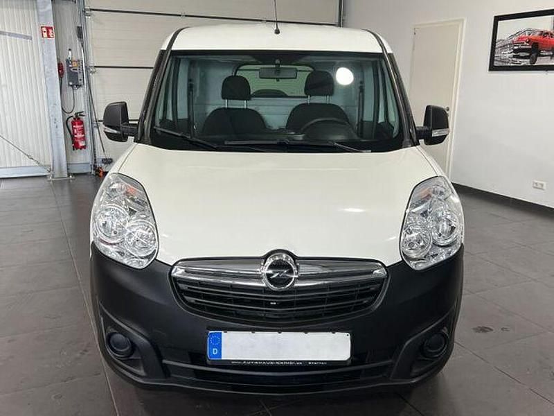 Gebraucht Opel Combo 95 PS (69 kW) 2016 Weiß Van / Kleinbus