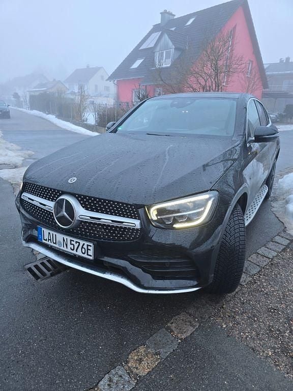 Gebraucht Mercedes GLC300e AMG 211 PS (155 kW) 2021 Schwarz Coupé