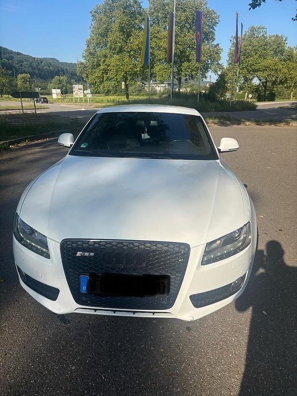 Weiß Gebraucht 2009 Audi A5 Sport Coupé | 12.999 € - Bild 1/4