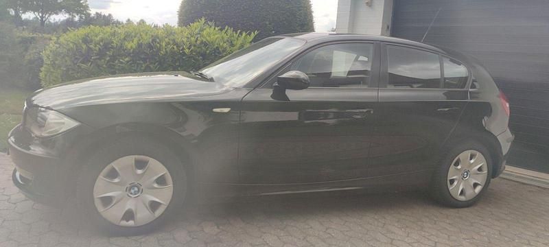Gebraucht BMW 116 122 PS (89 kW) 2009 Schwarz Kleinwagen