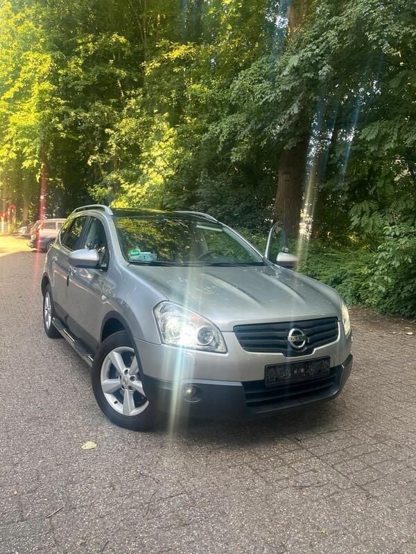 Grau Gebraucht 2009 Nissan Qashqai +2 SUV | 8.300 € (Fairer Preis) - Bild 1/4