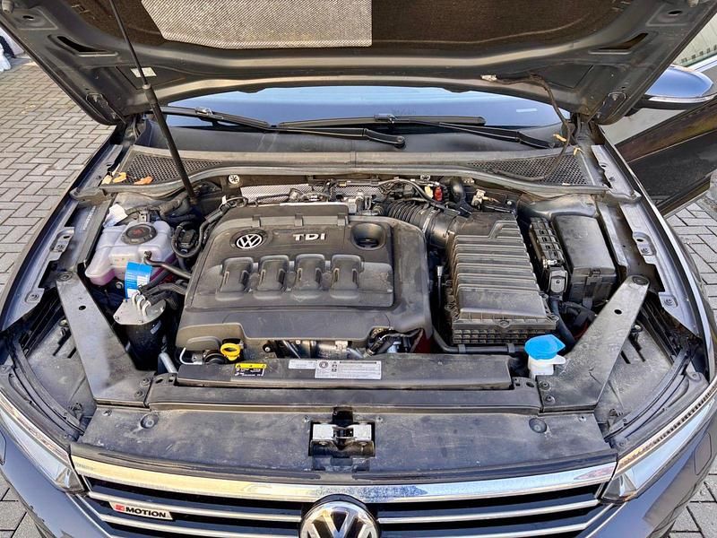 Second-hand VW Passat 239 CP (175 kW) 2018 Gri Break