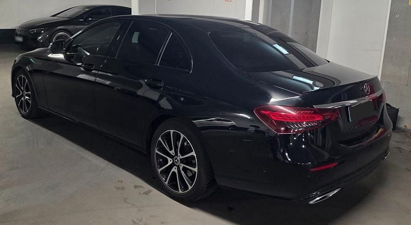 Gebraucht Mercedes E220 Avantgarde 200 PS (147 kW) 2022 Schwarz Limousine