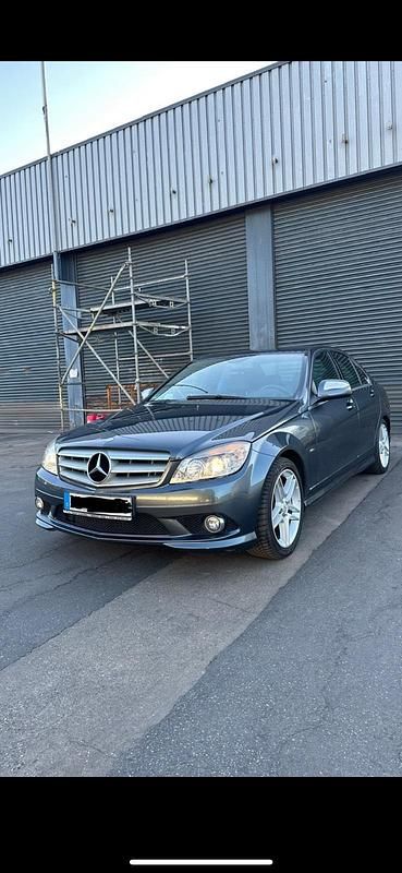 Grau Gebraucht 2007 Mercedes C200 AMG Limousine | 8.000 € (Teuer) - Bild 1/4