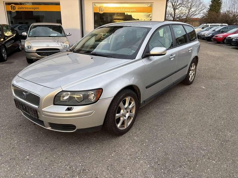 Gebraucht Volvo V50 125 PS (91 kW) 2006 Silver metallic / metallic Kombi