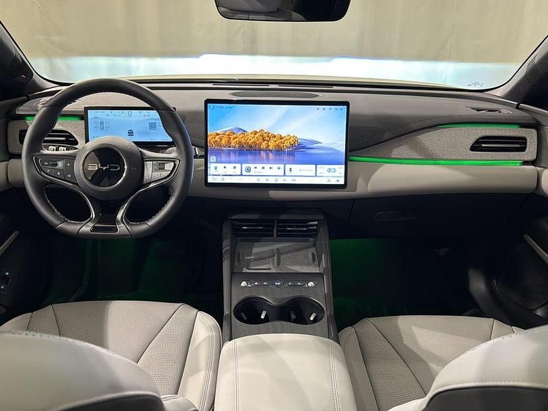 Neu BYD Seal Comfort 212 PS (155 kW) 2025 Beige Limousine