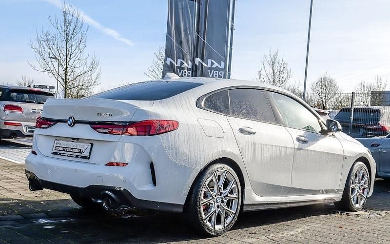 Gebraucht BMW 220 M Sport 178 PS (130 kW) 2024 Weiß Coupé