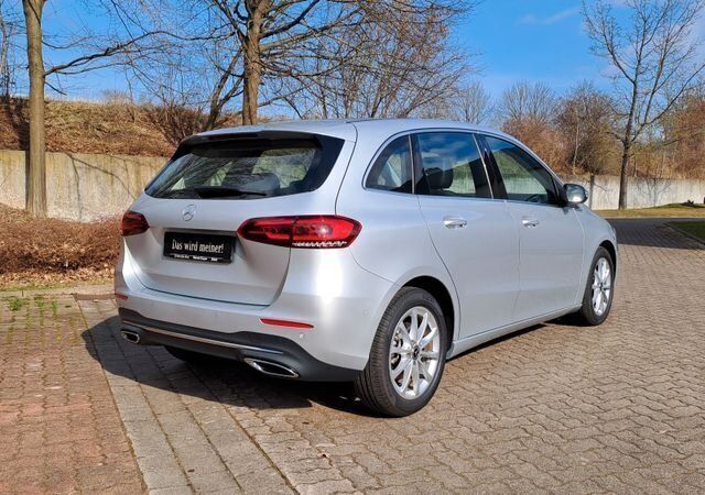 Gebraucht Mercedes B200 Progressive 163 PS (119 kW) 2022 Silber Kleinwagen