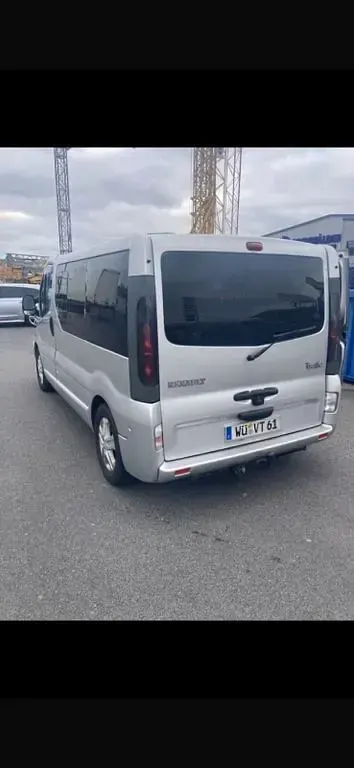 Gebraucht Renault Trafic 135 PS (99 kW) 2006 Silber Van / Kleinbus