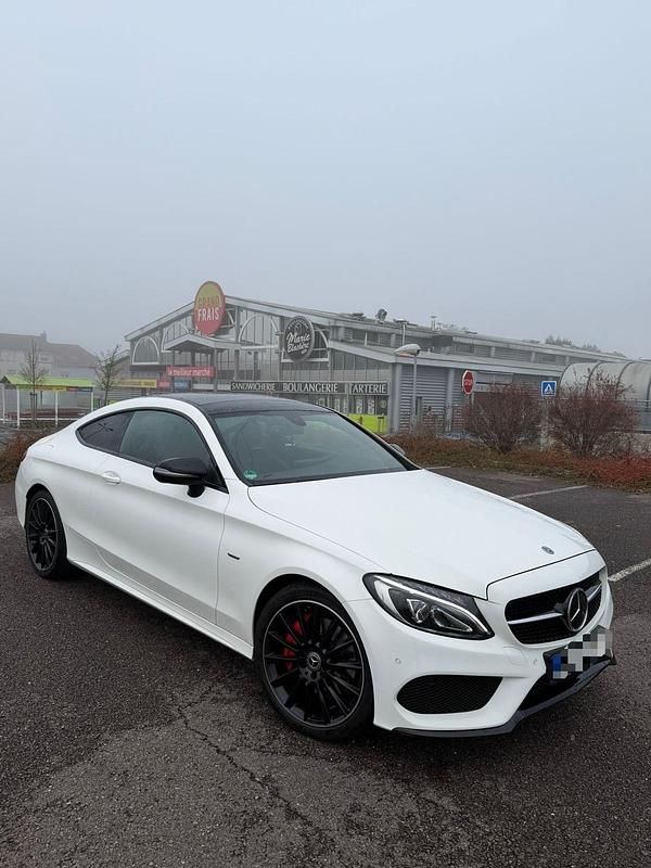 Weiß Gebraucht 2017 Mercedes C400 AMG line Coupé | 28.800 € (Fairer Preis) - Bild 1/4