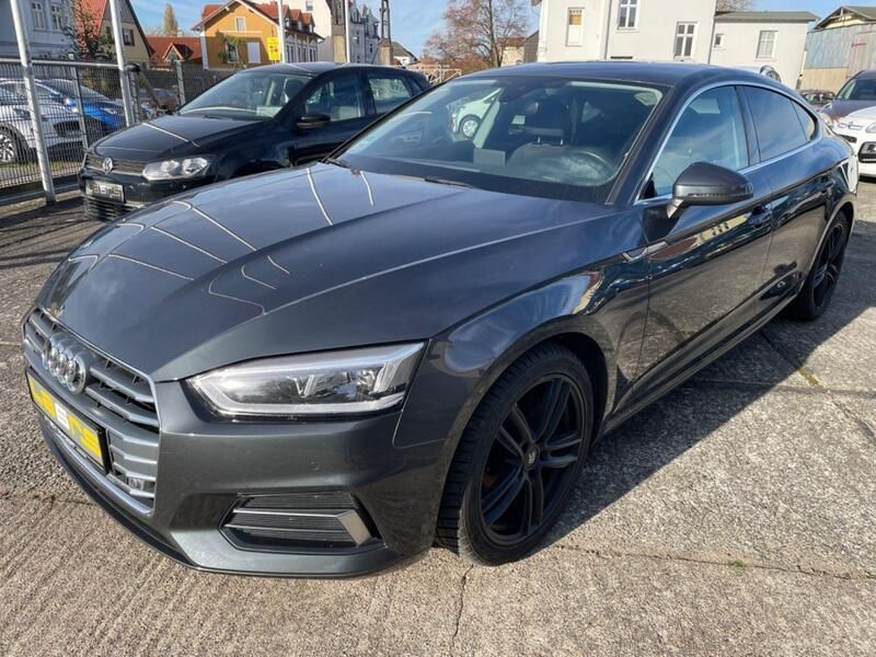 Manhattangrau metallic (metallic) Gebraucht 2020 Audi A5 Sportback Sport Coupé | 19.000 € (Guter Preis) - Bild 1/4
