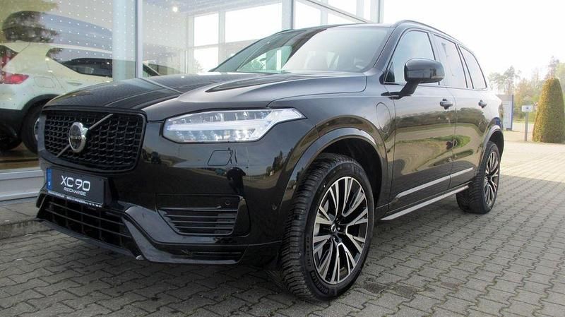 Neu Volvo XC90 Plus 310 PS (228 kW) 2025 Schwarz SUV