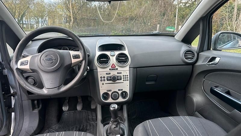 Gebraucht Opel Corsa 80 PS (58 kW) 2008 Silber Kleinwagen