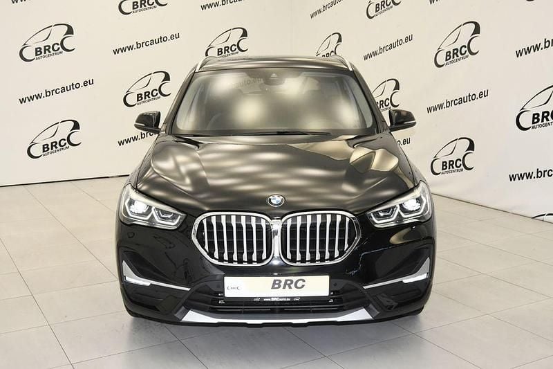 Schwarz Gebraucht 2021 BMW X1 Advantage SUV | 20.900 € (Guter Preis) - Bild 1/4