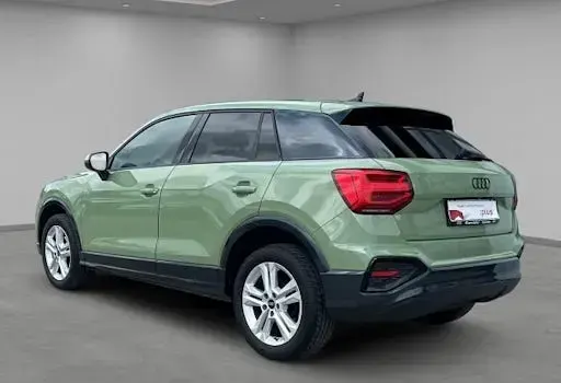 Używany Audi Q2 Advanced 150 KM (110 kW) 2022 Zielony SUV