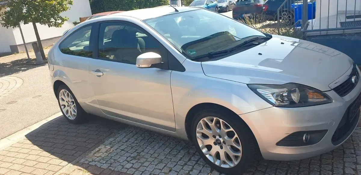 Gebraucht Ford Focus Sport 101 PS (74 kW) 2009 Silber Limousine