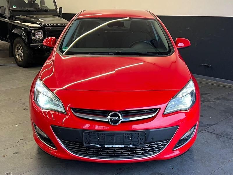 Gebraucht Opel Astra Exklusiv 165 PS (121 kW) 2014 Rot Limousine