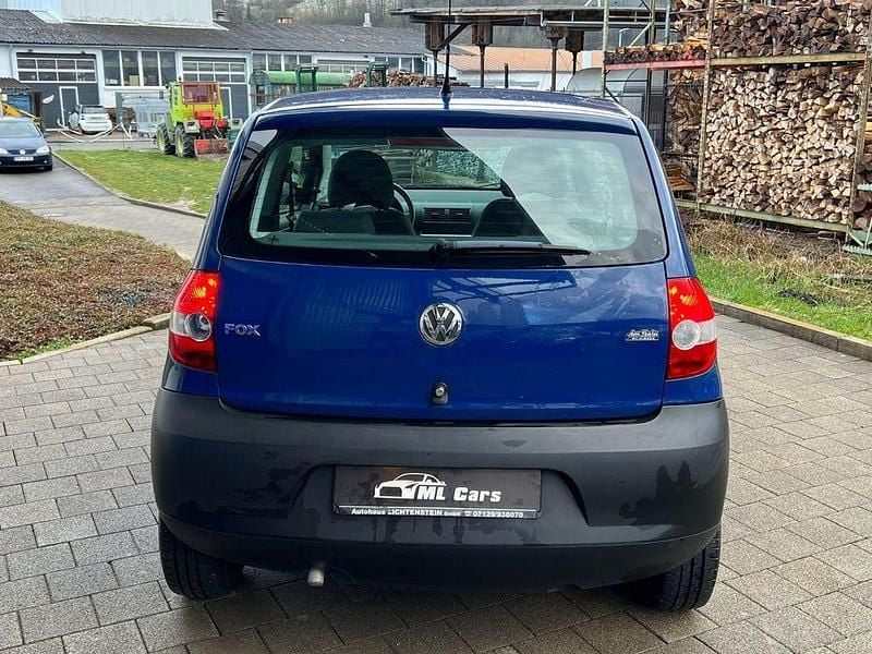 Gebraucht VW Fox 54 PS (39 kW) 2009 Blau Kleinwagen