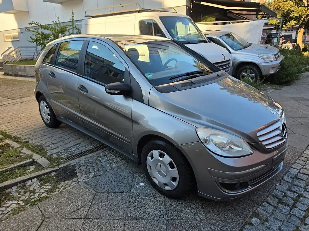 Gebraucht Mercedes B150 95 PS (69 kW) 2006 Grau Van / Kleinbus